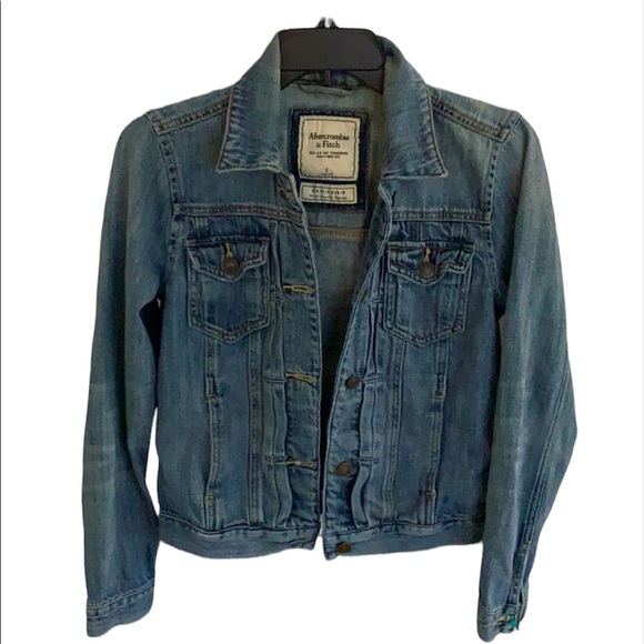 Abercrombie & Fitch Jackets & Blazers - Abercrombie denim jacket size S